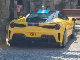 Ferrari com matrícula "cr7" surpreende em braga