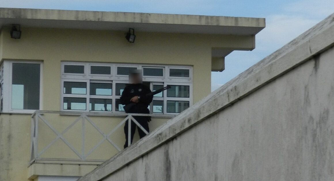 Pai foi à cadeia de braga levar droga para o filho vender aos outros presos