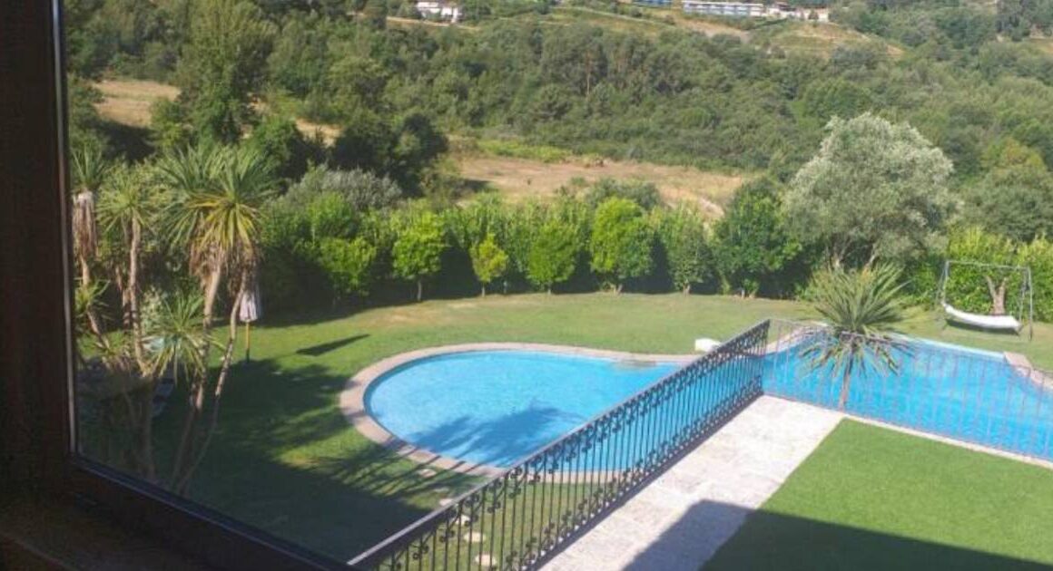 Moradia com piscina em guimarães entre os leilões do estado em agosto