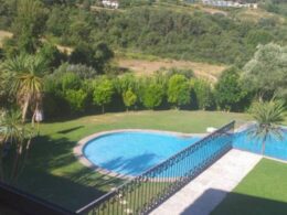 Moradia com piscina em guimarães entre os leilões do estado em agosto