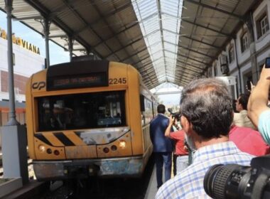 Eixo atlântico denuncia "traição" e "má gestão" nas mudanças do comboio celta
