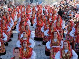 Viana: abertas mais vagas para desfile da mordomia. Organização diz haver "aproveitamento político" no caso