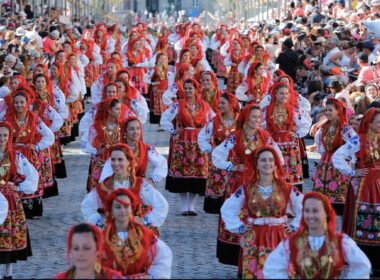 Viana: abertas mais vagas para desfile da mordomia. Organização diz haver "aproveitamento político" no caso