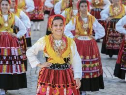Quase mil mulheres no desfile da mordomia em viana. Saiba de onde vieram