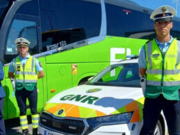 Gnr e flixbus incentivam ao uso de cintos nos autocarros para evitar risco e coima de 120 euros