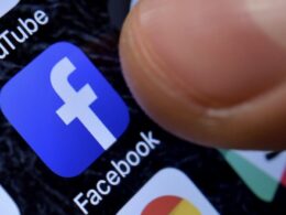 Dona do facebook assina contrato de 10 mil milhões de dólares com o google