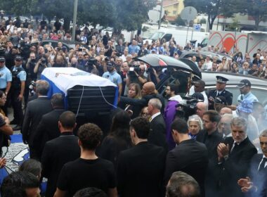 Futebol português despede-se de jorge costa num funeral marcado pela emoção
