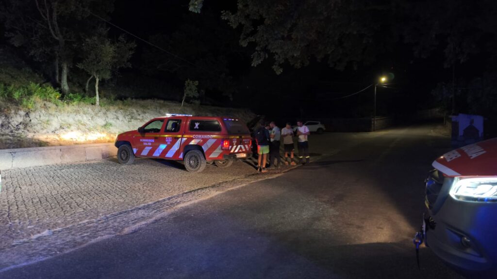 Bombeiros e gnr resgatam turistas franceses perdidos no gerês 6 Bombeiros e gnr resgatam turistas franceses perdidos no gerês