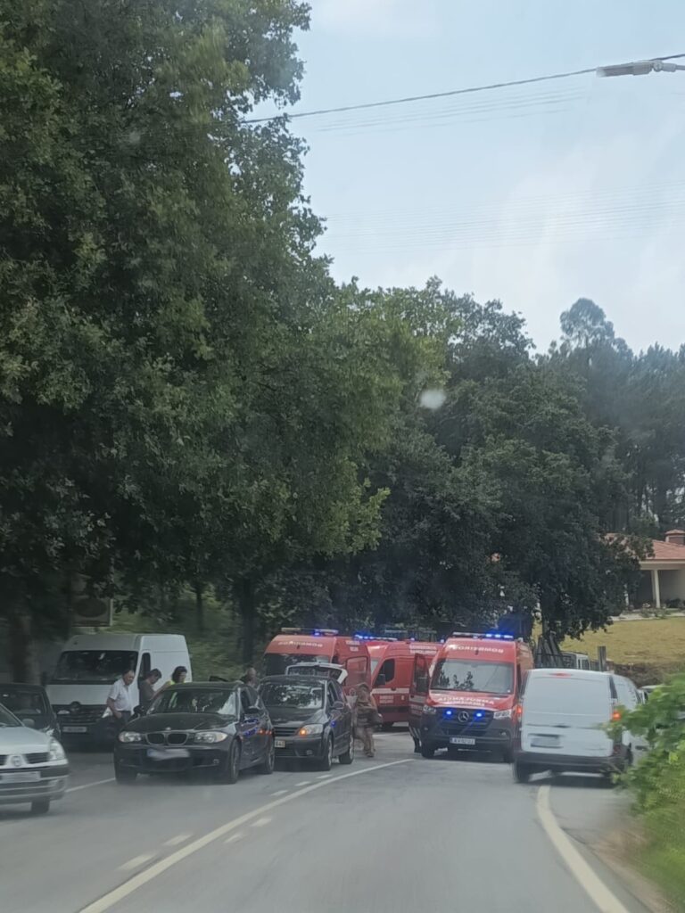 Choque em cadeia faz três feridos na estrada barcelos-prado 6 Choque em cadeia faz três feridos na estrada barcelos-prado