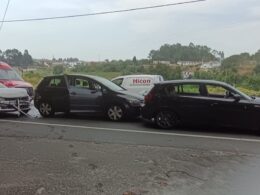 Choque em cadeia faz três feridos na estrada barcelos-prado