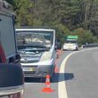 Furgão começa a arder na a3 mas condutor evita o pior com extintor