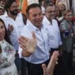 Montenegro recebido na festa do pontal ao som da música "deixem o luís trabalhar"