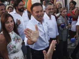 Montenegro recebido na festa do pontal ao som da música "deixem o luís trabalhar"