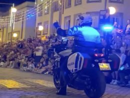 Viana: polícia a animar a multidão torna-se viral nas redes sociais