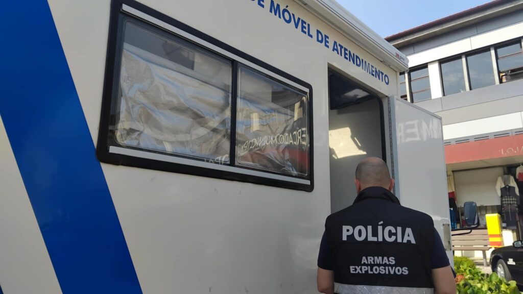 Psp anda a recolher armas no alto minho. Manuel aproveitou para legalizar caçadeira que tem há 40 anos
