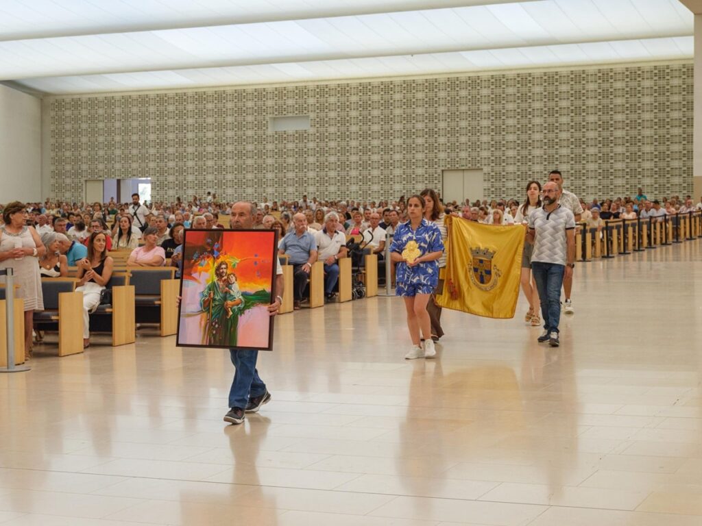 Póvoa de lanhoso levou 3. 000 pessoas a fátima