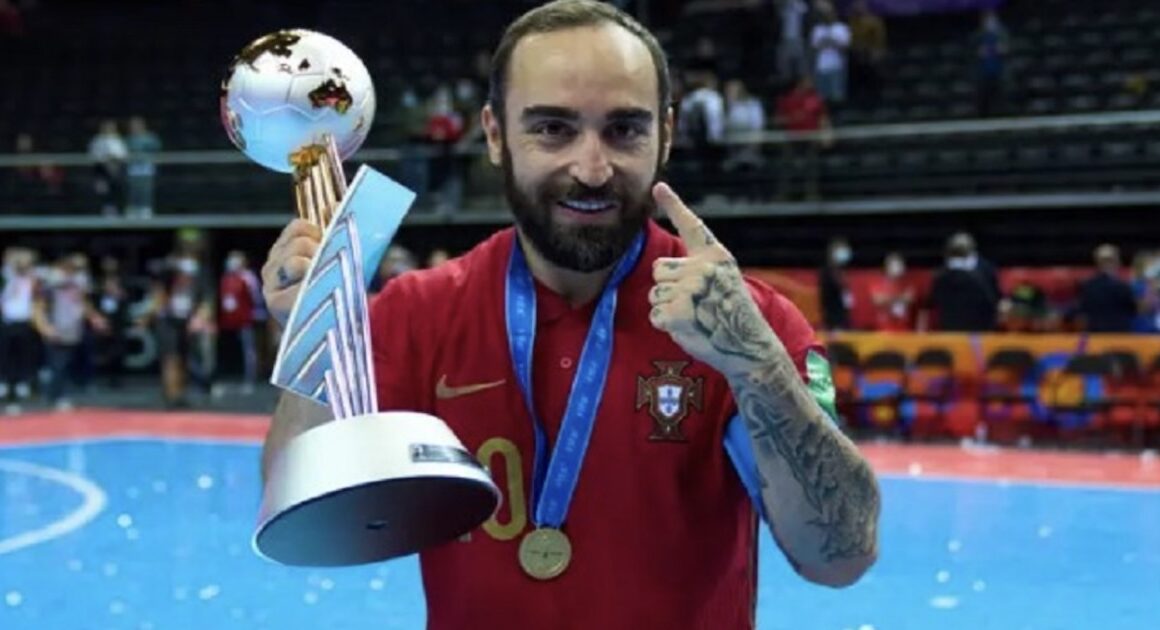 'mágico' ricardinho termina carreira no futsal