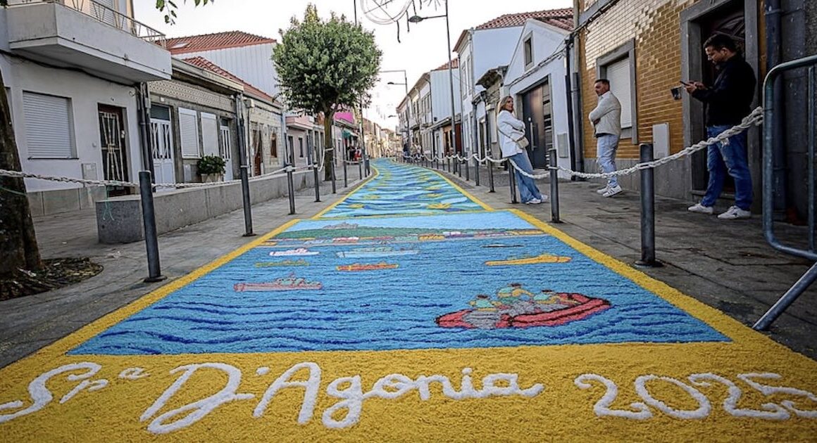 Viana acordou embelezada com os tapetes de sal