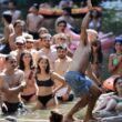 Paredes de coura é "o natal em agosto" a que tem de se ir "uma vez na vida"