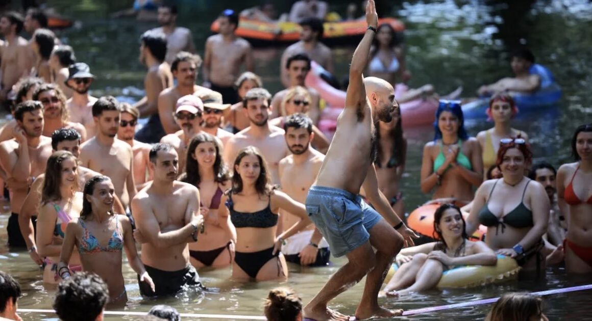 Paredes de coura é "o natal em agosto" a que tem de se ir "uma vez na vida"