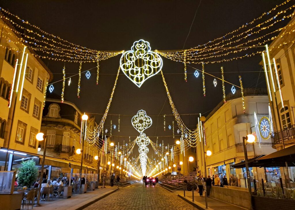 Viana já está iluminada para a senhora d'agonia
