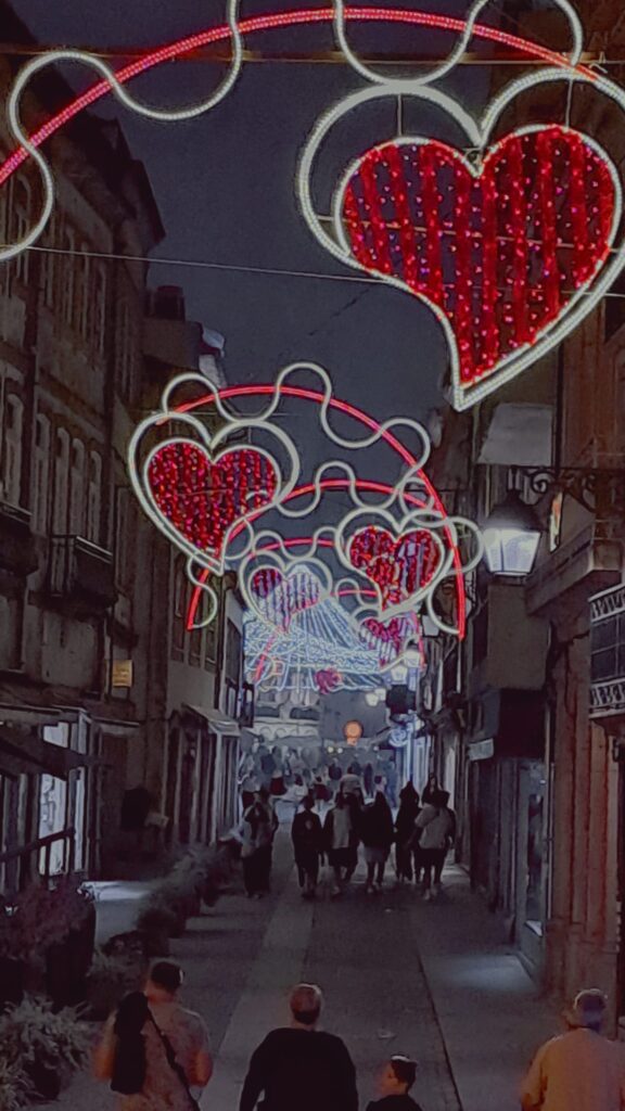 Viana já está iluminada para a senhora d'agonia