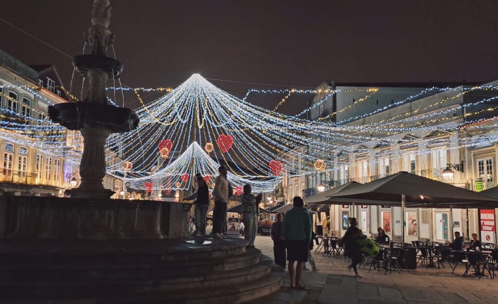 Viana já está iluminada para a senhora d'agonia