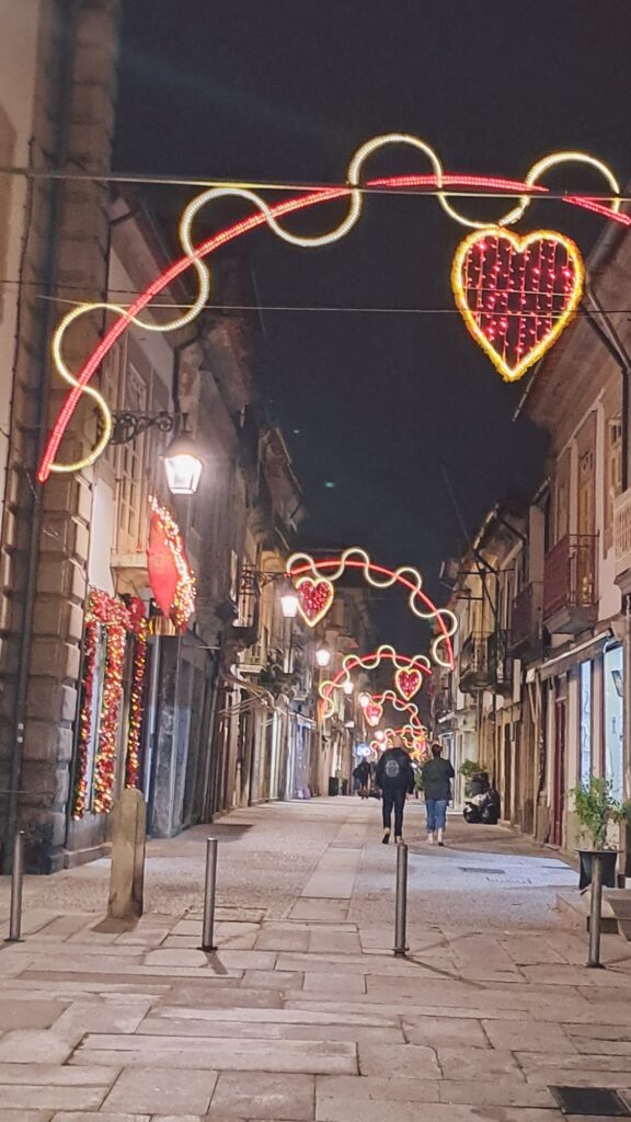 Viana já está iluminada para a senhora d'agonia