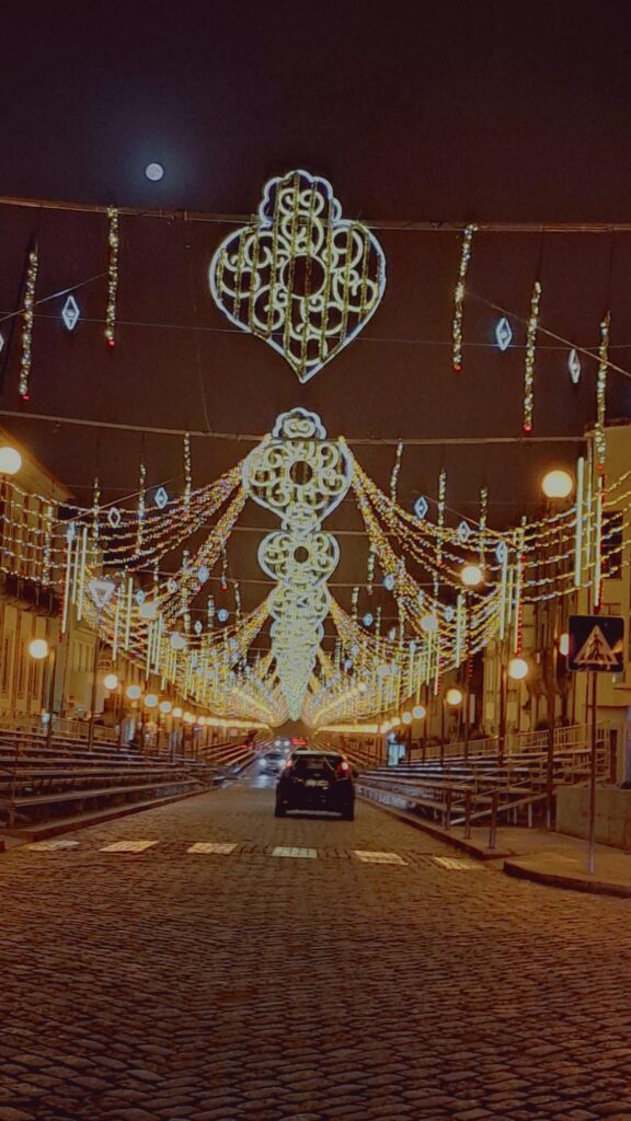 Viana já está iluminada para a senhora d'agonia