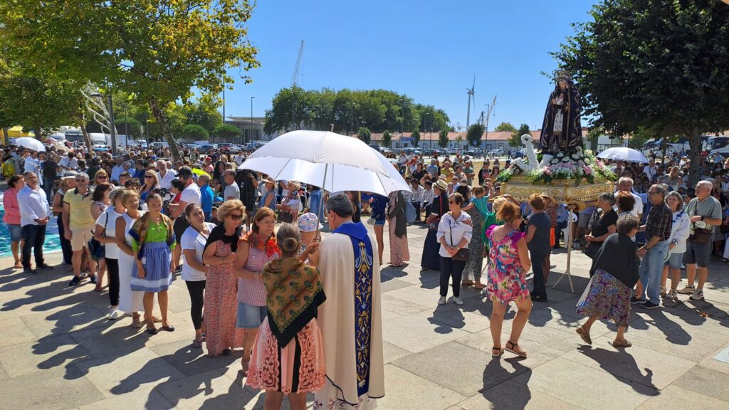 Foi assim a impressionante procissão ao mar em viana do castelo