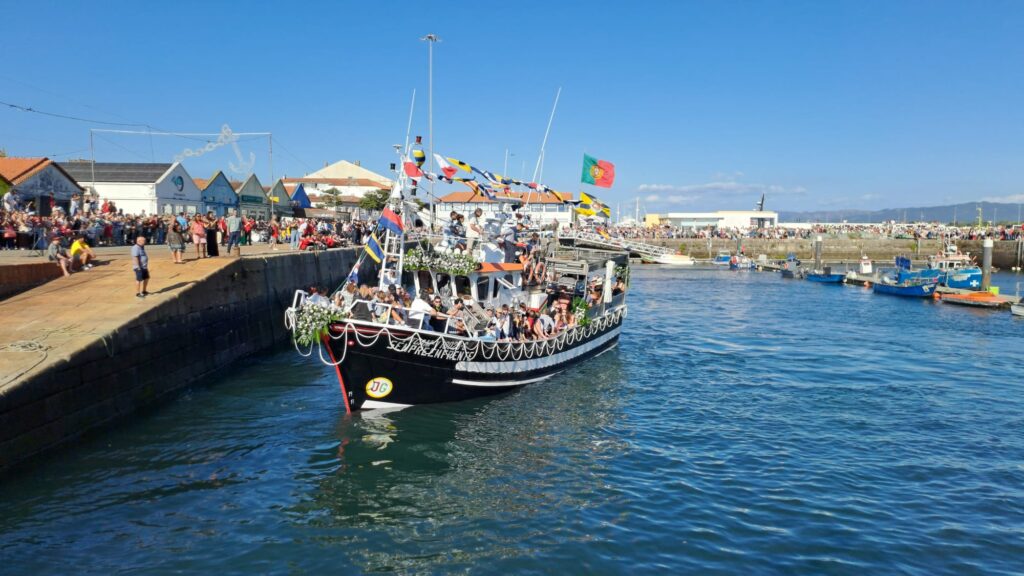 Foi assim a impressionante procissão ao mar em viana do castelo