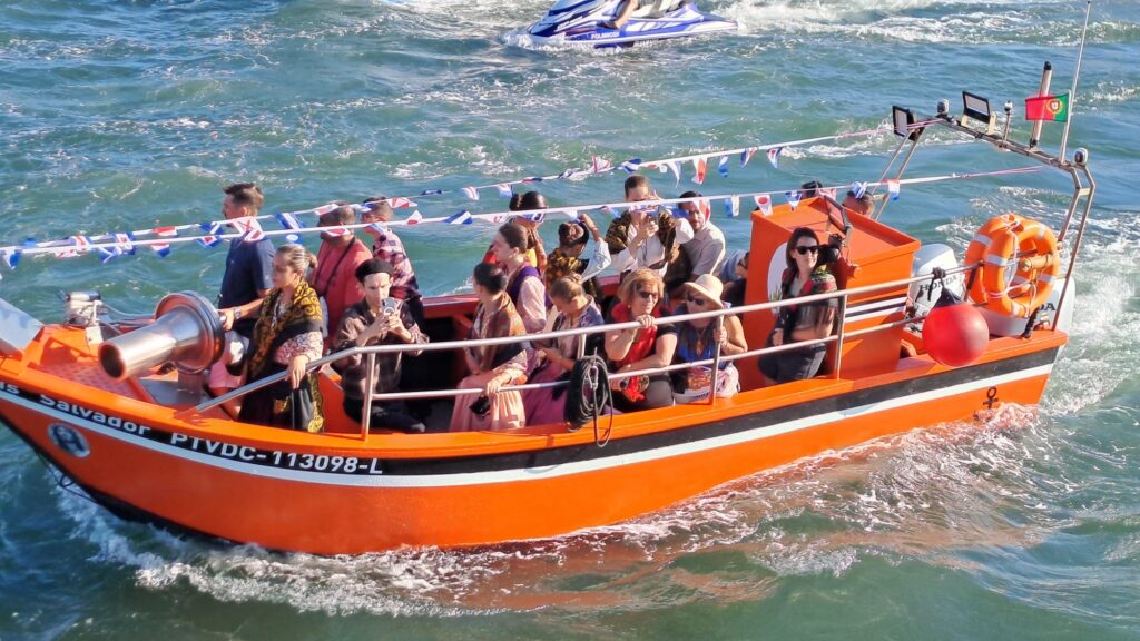 Foi assim a impressionante procissão ao mar em viana do castelo