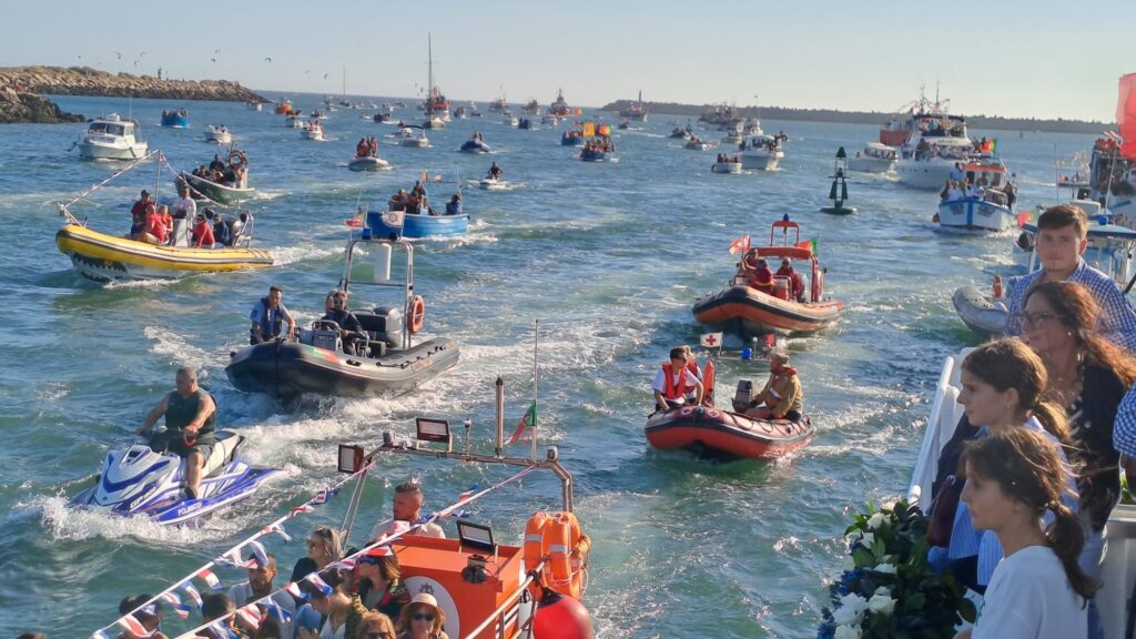 Foi assim a impressionante procissão ao mar em viana do castelo