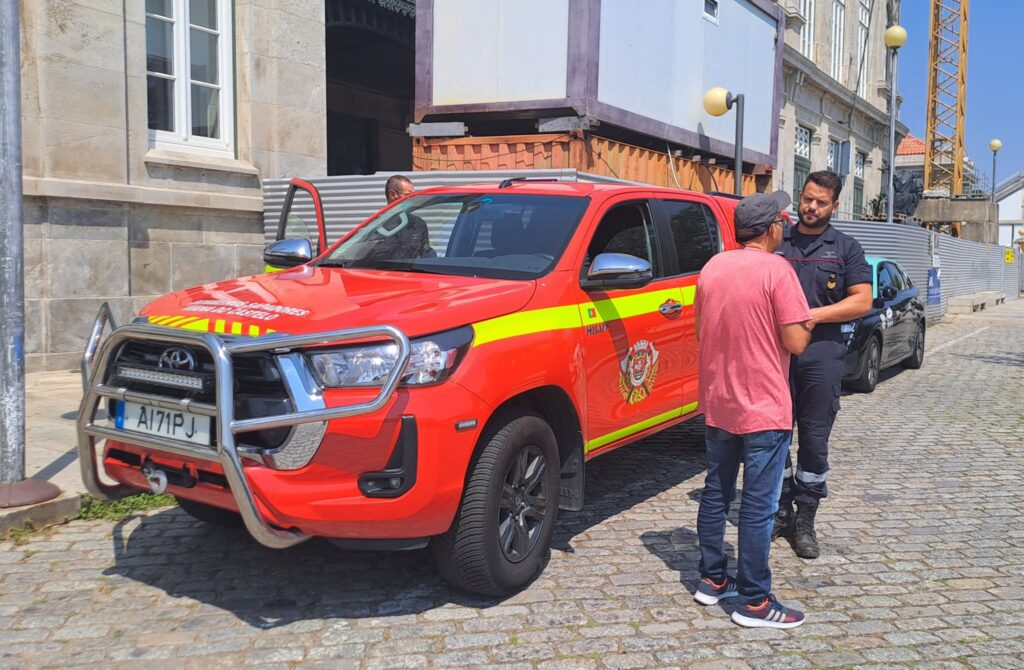 Sete pessoas apanham susto no elevador junto à estação de viana 8 Sete pessoas apanham susto no elevador junto à estação de viana