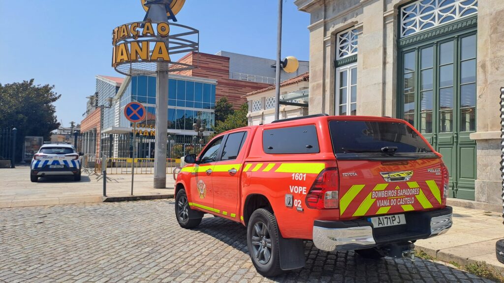 Sete pessoas apanham susto no elevador junto à estação de viana 11 Sete pessoas apanham susto no elevador junto à estação de viana
