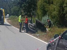 Violento choque corta estrada barcelos-viana. Há dois feridos, um deles grave