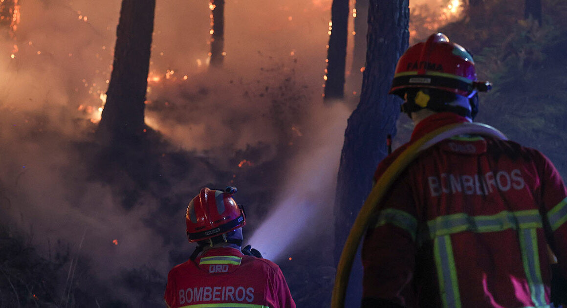 Combate ao incêndio decorre favoravelmente em chaves