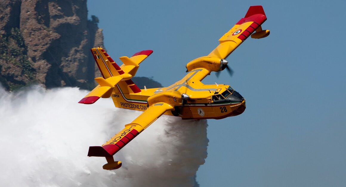 Portugal recebe dois aviões canadair da grécia