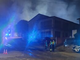 Famalicão: mais de 40 bombeiros combatem incêndio numa empresa de reciclagem