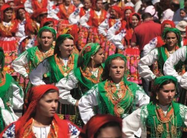 Mulheres pedem ao autarca de viana mais 200 vagas para o desfile da mordomia