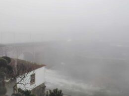 Quinta-feira com neblina e poeiras de áfrica. Aviso amarelo para o minho prolongado até domingo