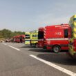 Avós e três netos feridos em colisão com camião na a7, em guimarães