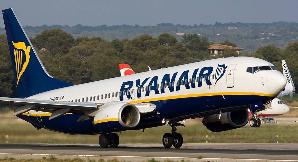 Piloto da ryanair desmaia em voo para o porto, mas avião aterra na hora prevista